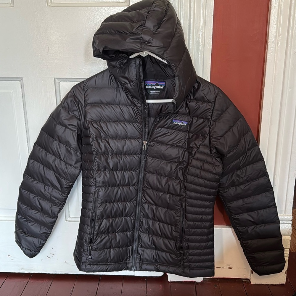 Patagonia women’s shell jacket, size S